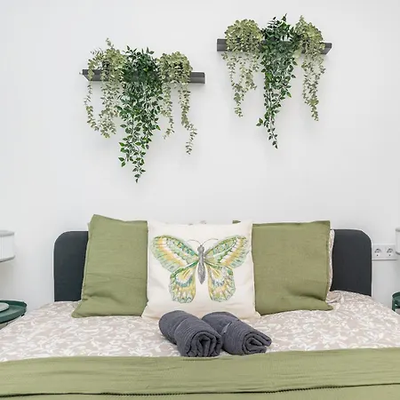 Nest Oldtown Гостьовий будинок *